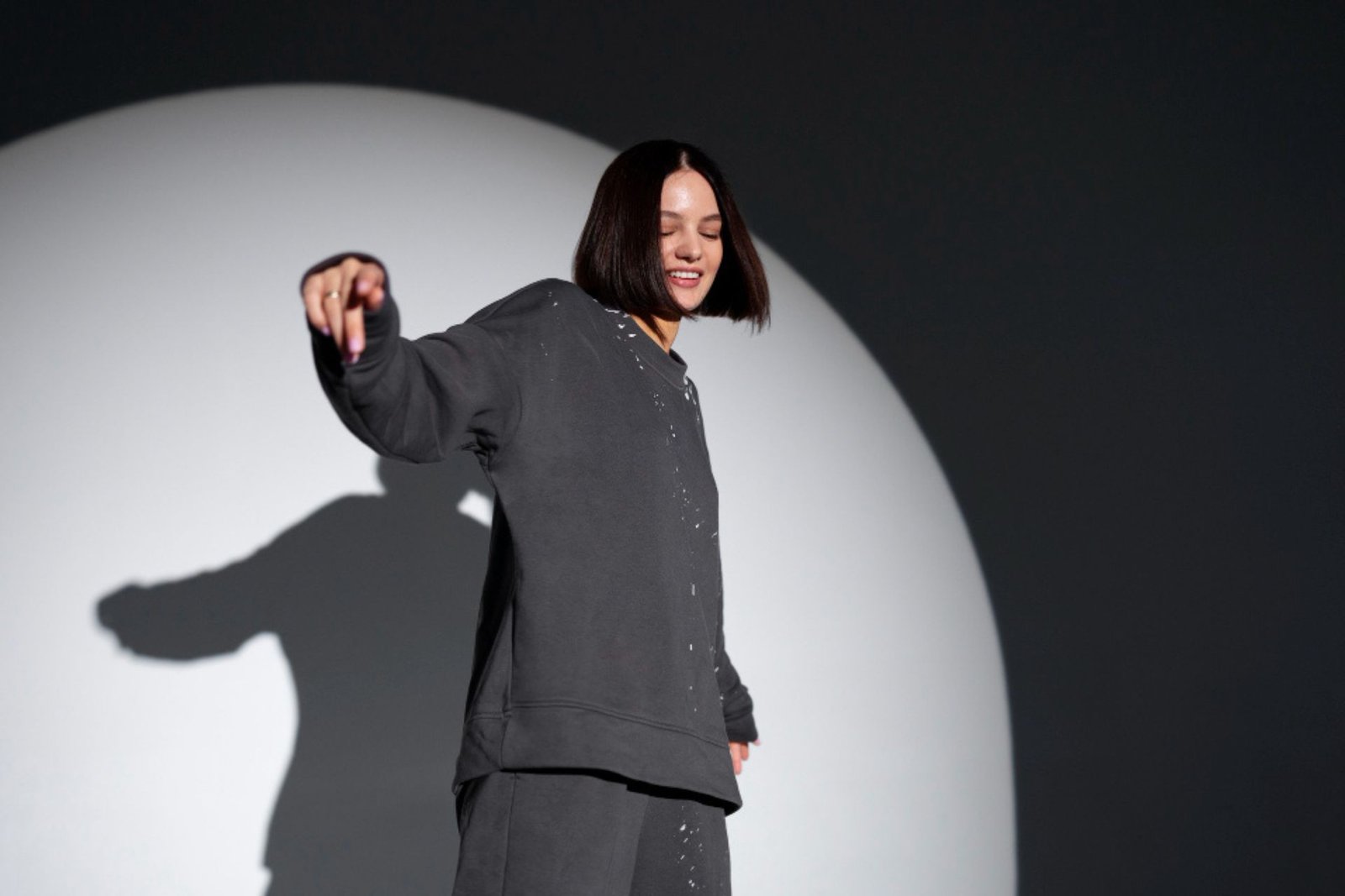 Από τη yoga στον καφέ: Έξυπνοι τρόποι να μεταμορφώσετε το sportswear outfit 4