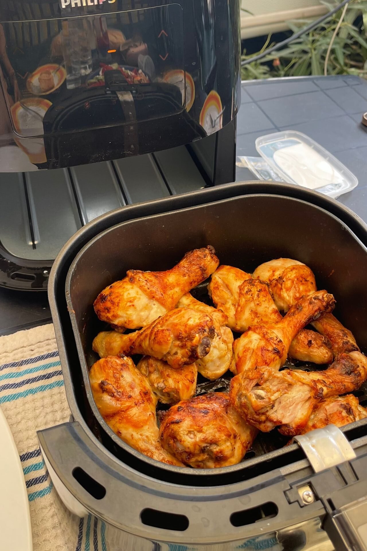 Εύκολη και γρήγορη λύση για μεσημεριανό το κοτόπουλο σε κάθε του μορφή ψημένο στο airfryer. Τα κοπανάκια είναι κάποια από τις επιλογές μας