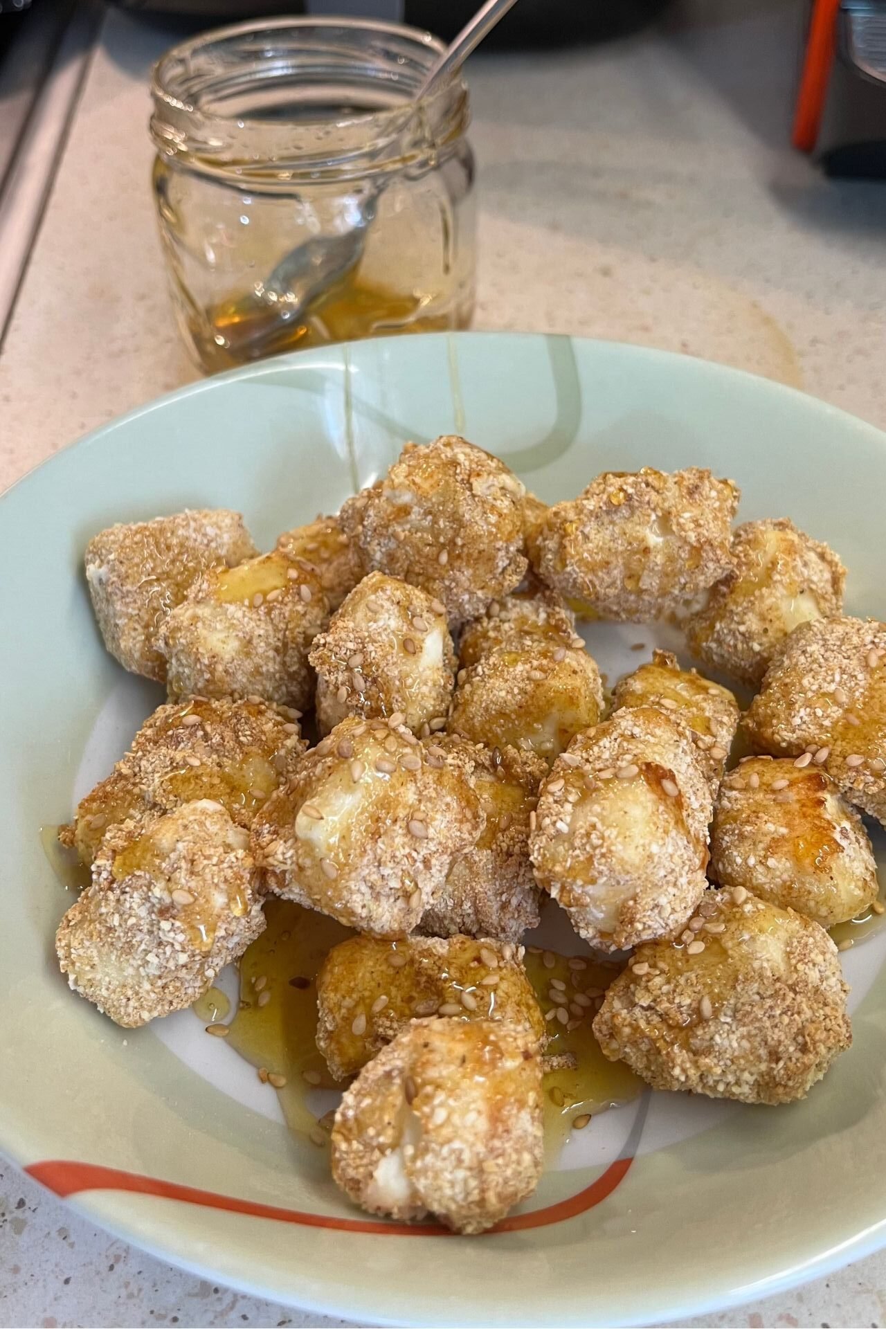 Στις εύκολες συνταγές για airfryer βάζω και τις τυρομπουκιές φέτας